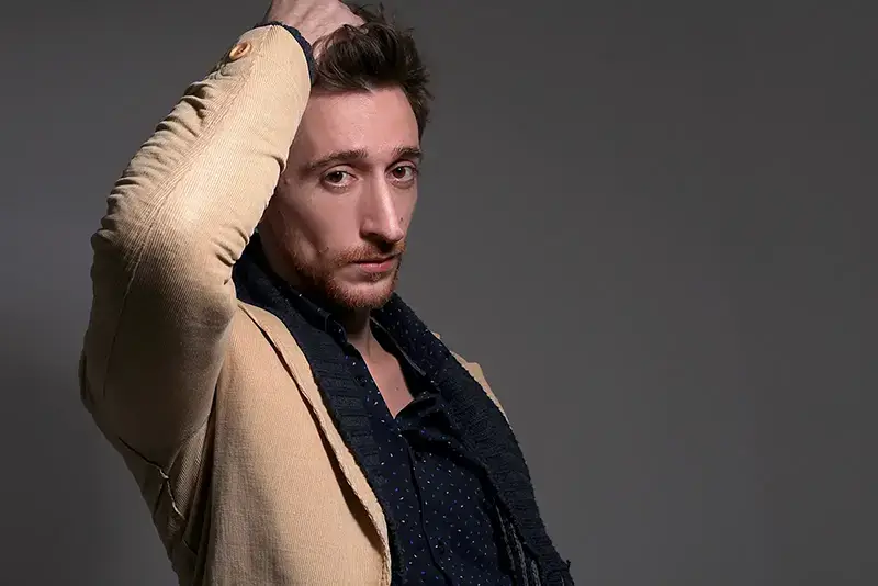 Casting comédien Montpellier : gros plan visage homme pour book acteur